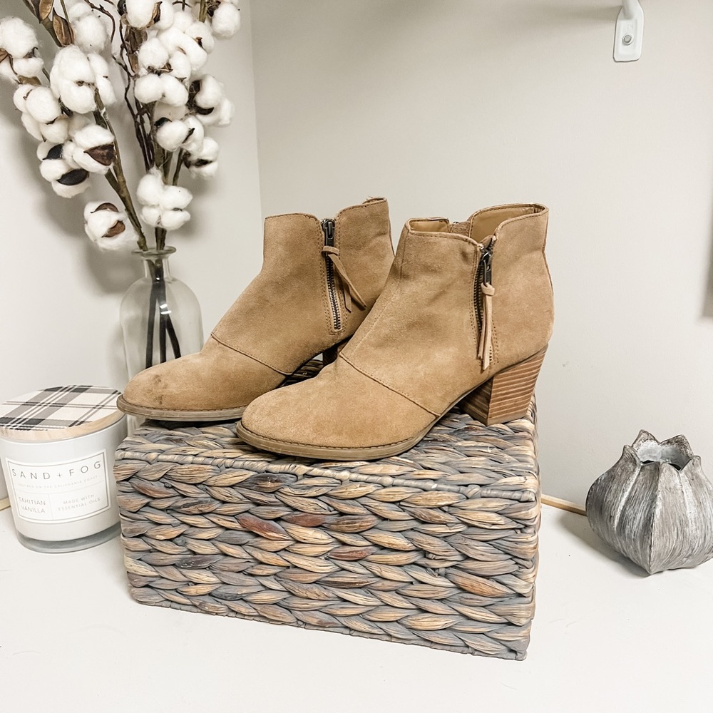 American Eagle Brown Side Zip Almond Toe Ankle Bootie Size 9.5